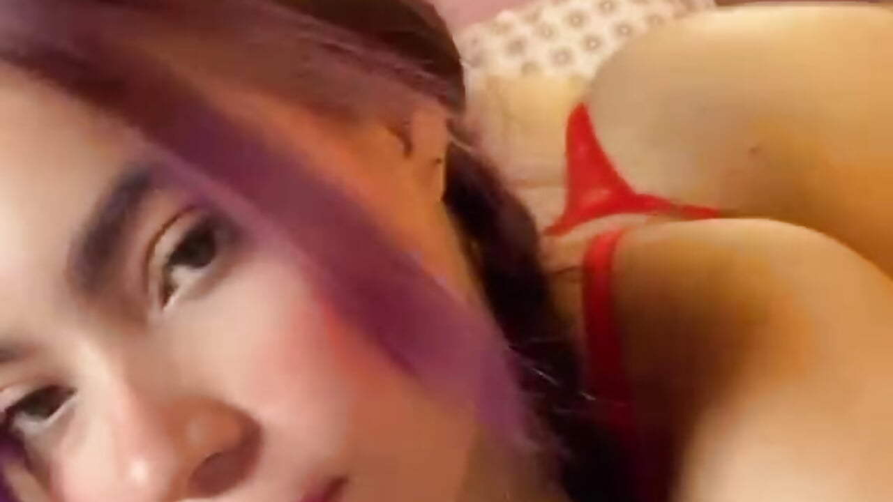 My fav color is red! - video by Violett_Moonx cam model