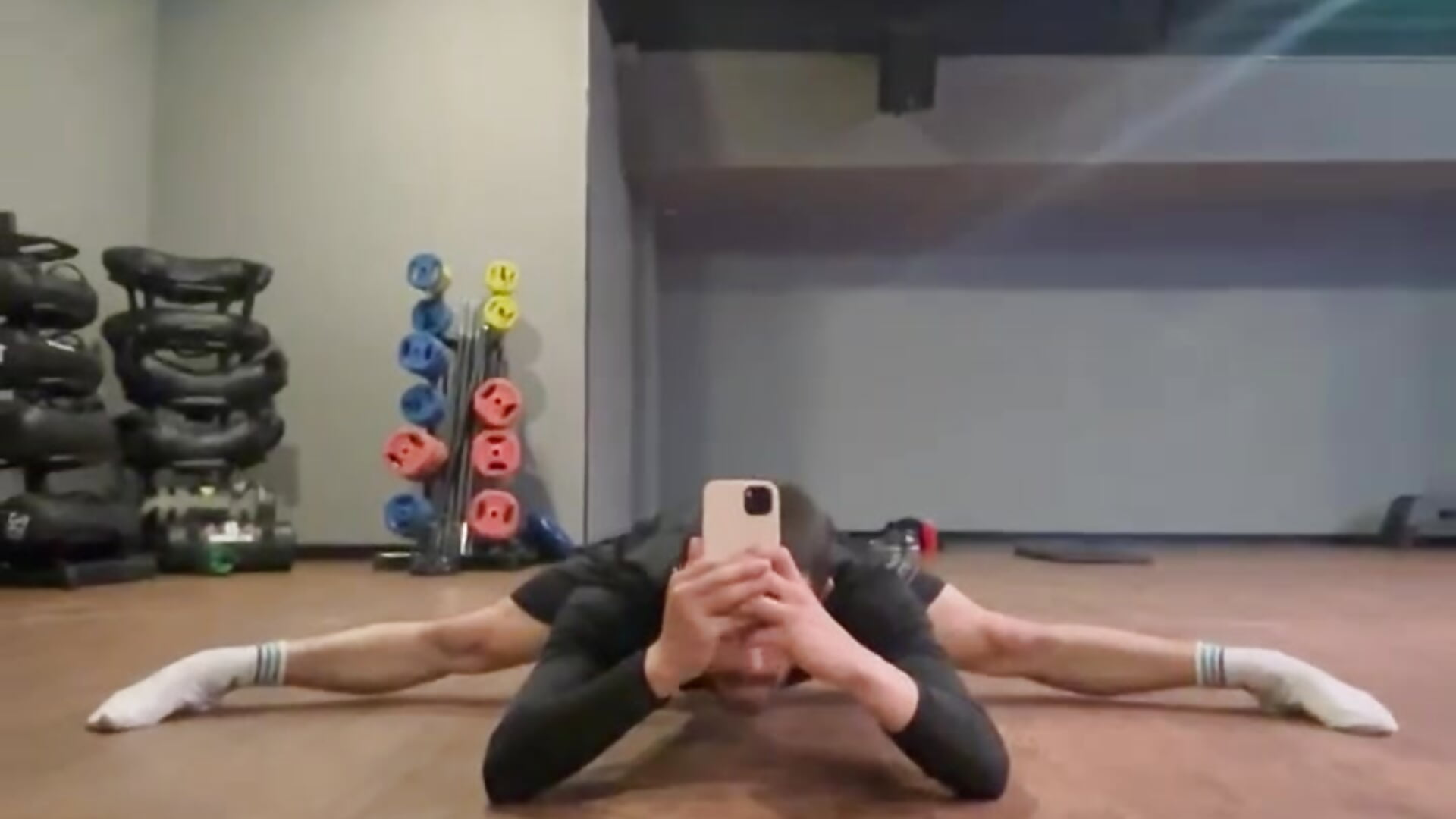 Training flexibility 🔥🔥 – video od webkamerové modelky CuriousTomX