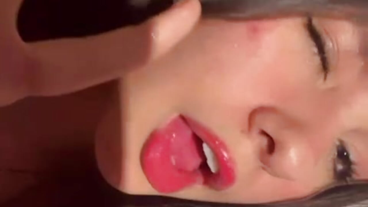 WhatsApp Video 2026-04-22 at 16,32,55 - video av Kitty_rose01 cam-modell