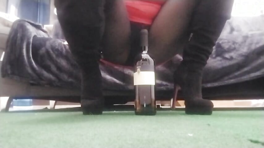 bottiglia - vídeo de la modelo de cam Cuginetti