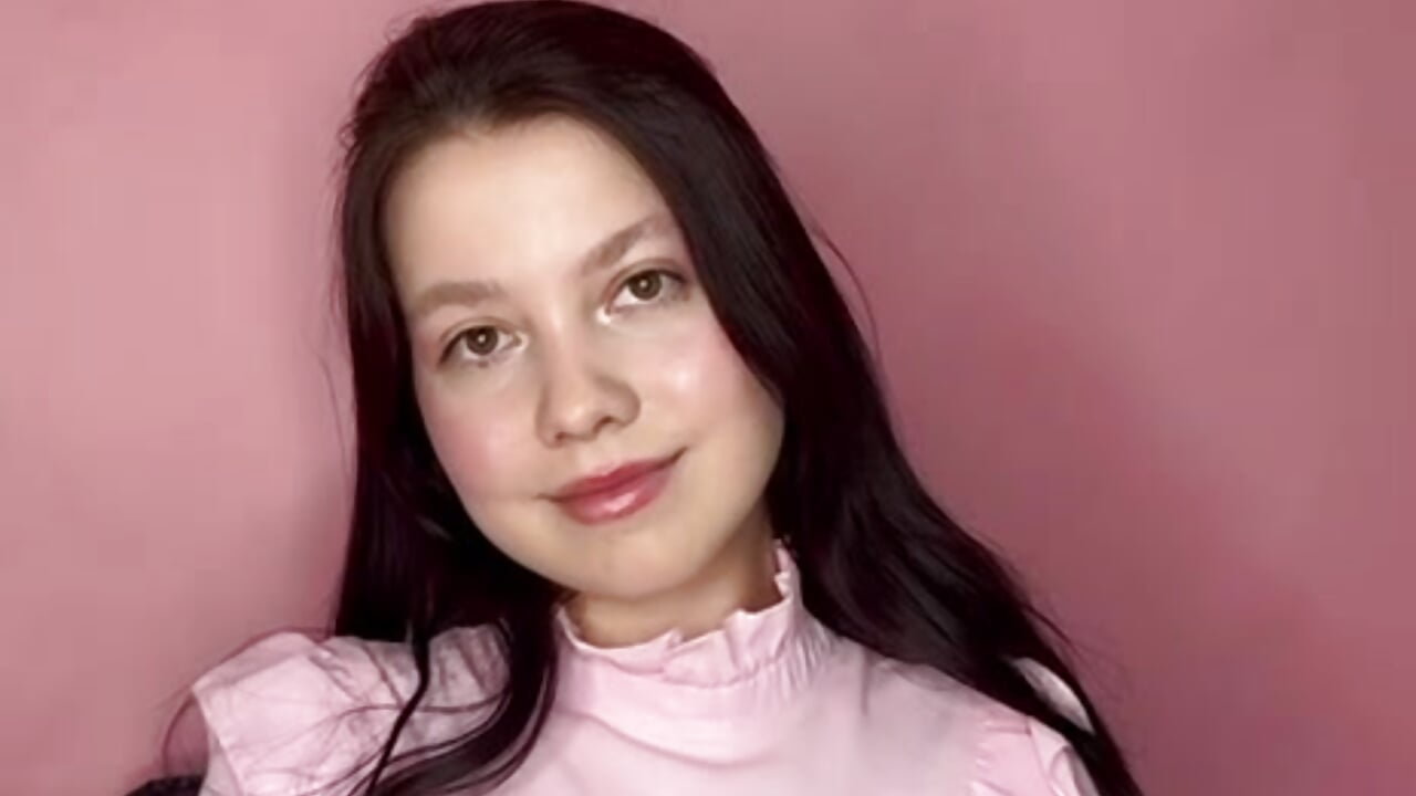 Hello👋 - video van AnikaWohlwend cam-model