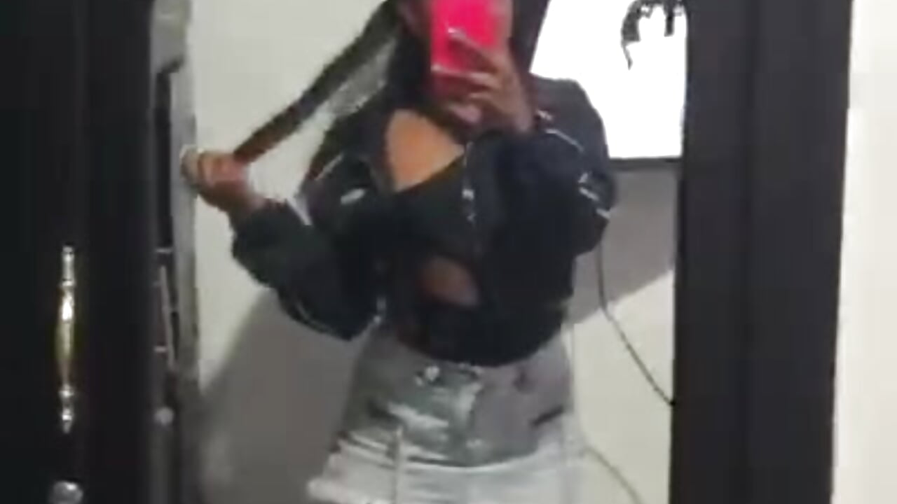 :)– ZaraBlaze23 kameramodell videója