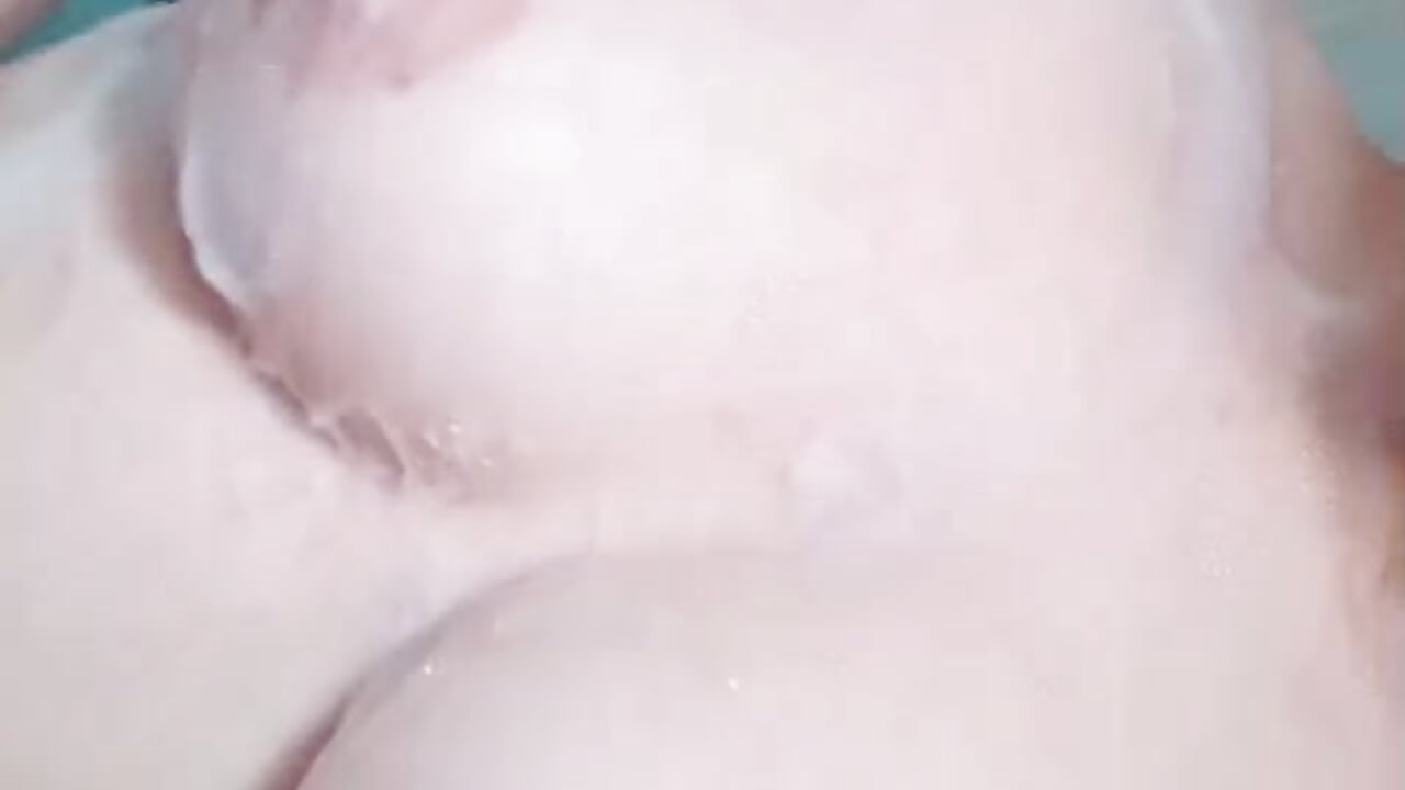 💓​Taking a shower 😶‍🌫️​