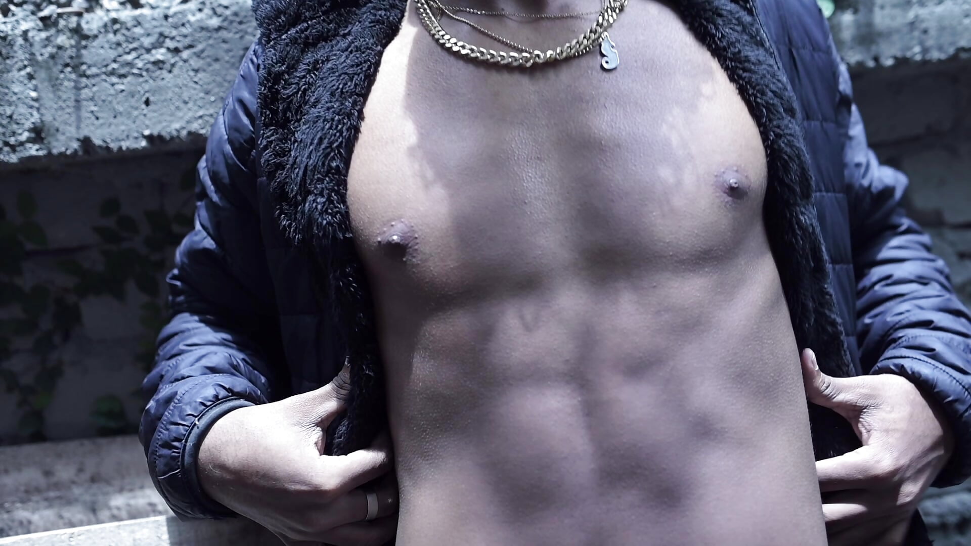 About Me! - 視頻由 AdamCarterr 主播提供