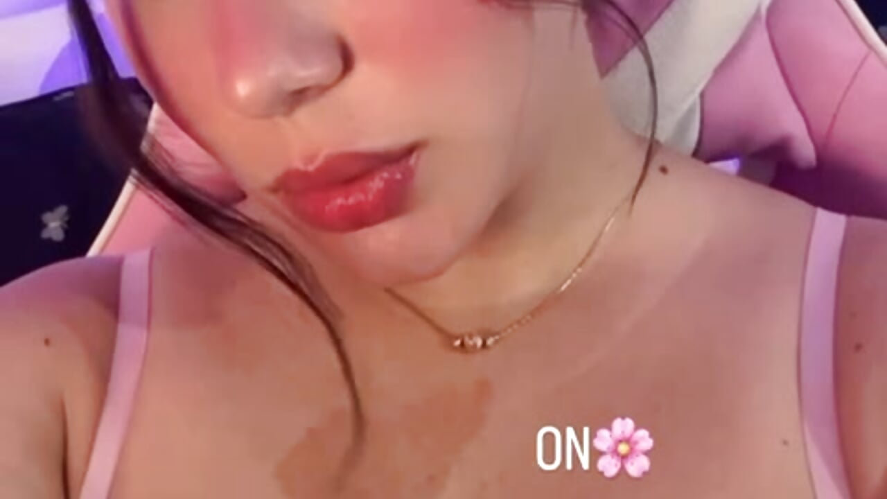 Holi🌸 – video modela na kameri Ivonny_Goldie