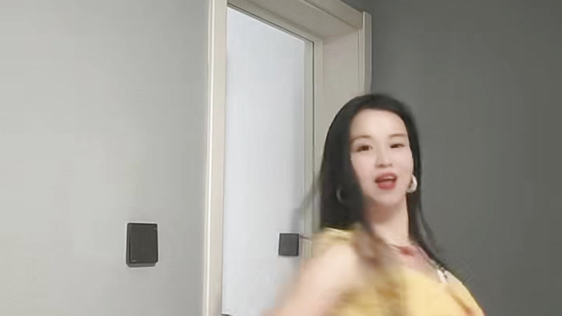 微信视频2026-04-22_134854_717– NiNa5203 kameramodell videója