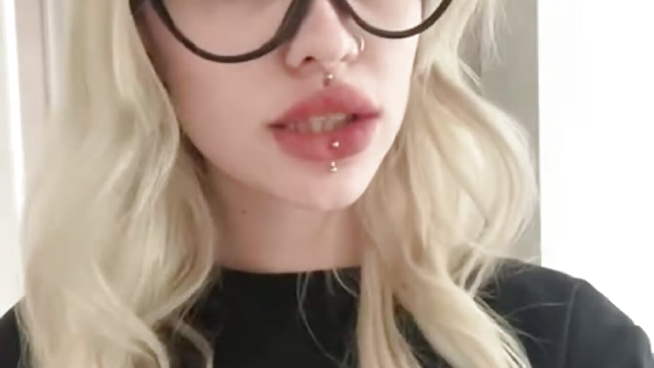 Again me... - Eva_ngelion_ adlı kamera modelinin videosu