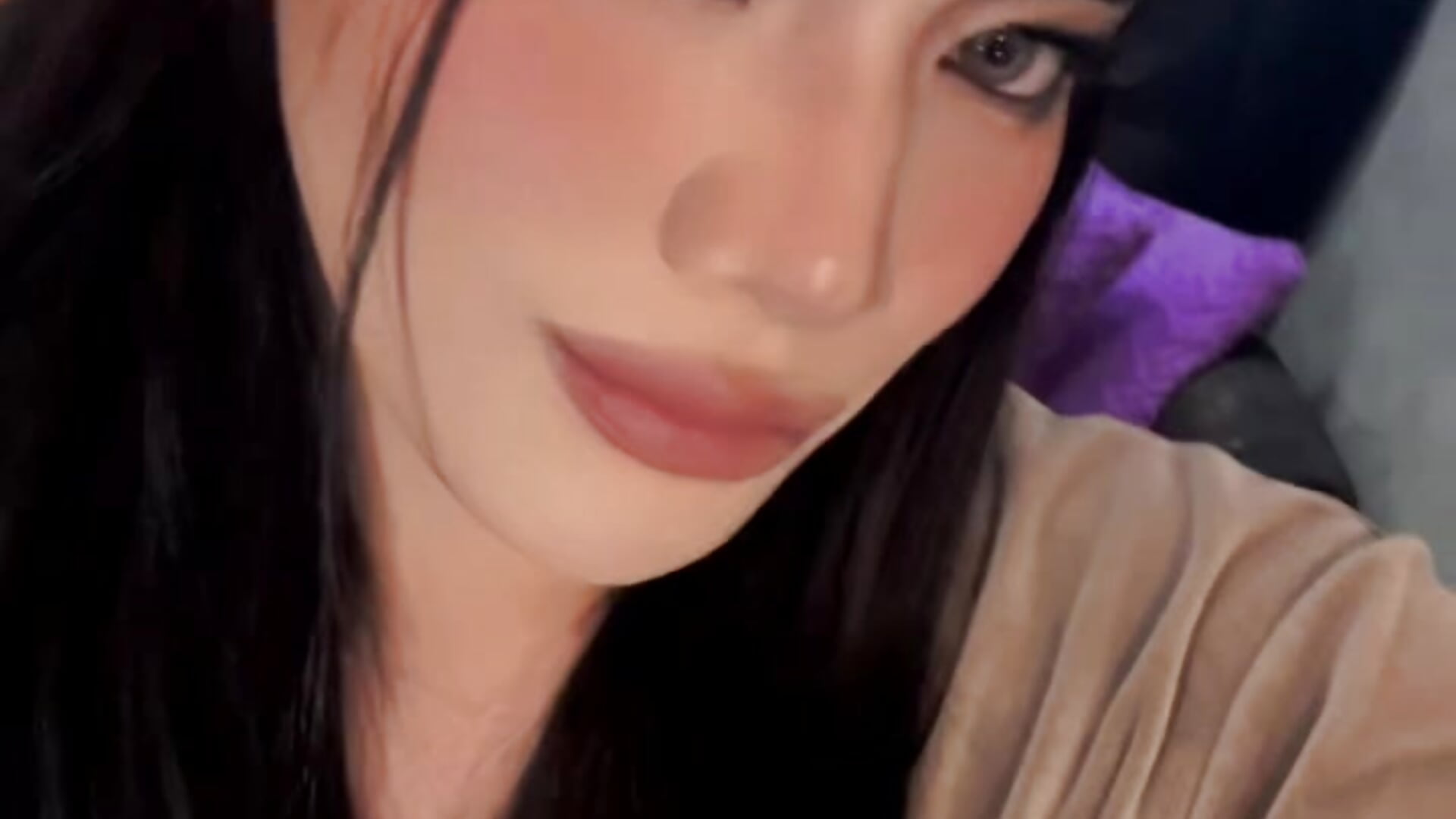 Tiktok before getting online - video oleh Kelsie_Silva kamera model