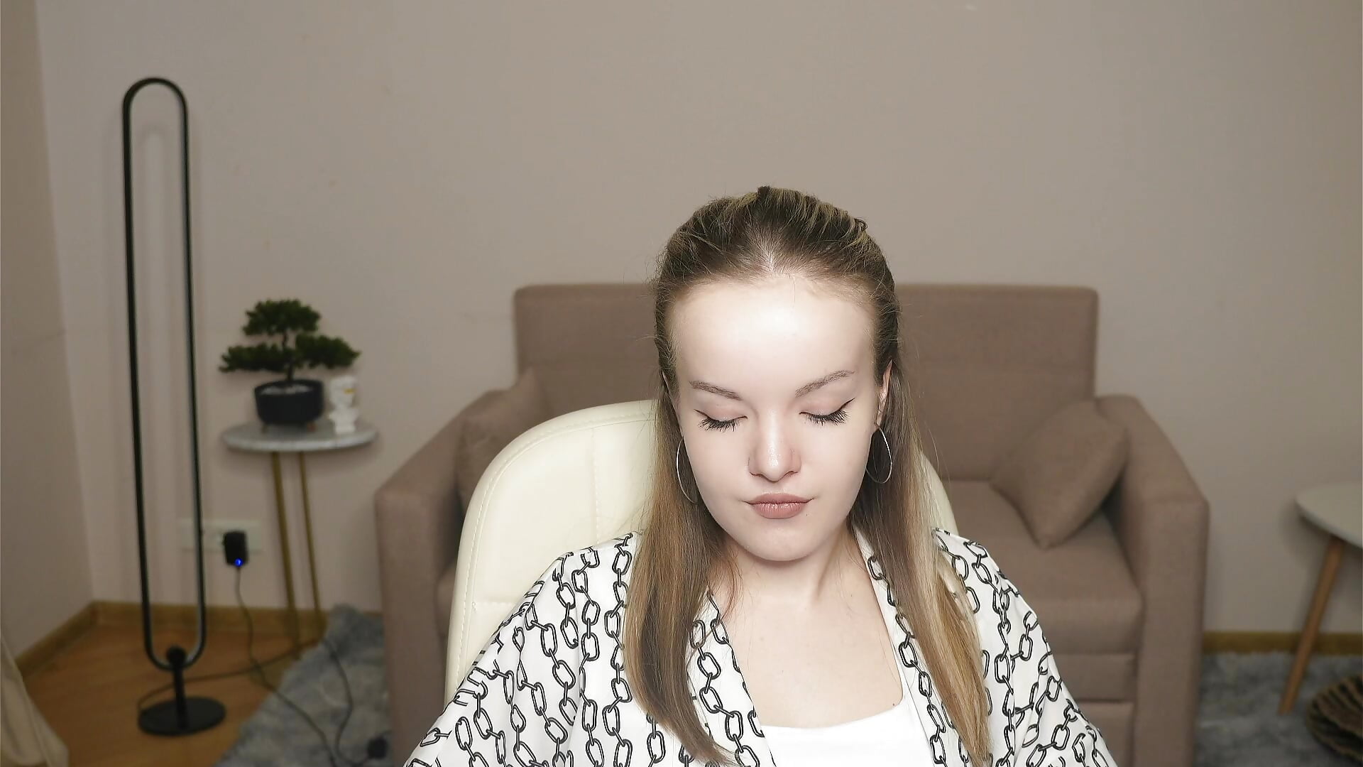My first day - video by DinaLasenby cam model