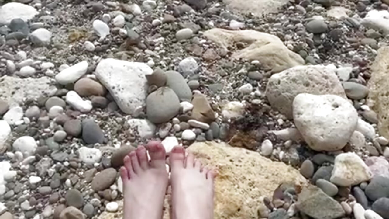 Feet! - video by LouiseEvans cam model