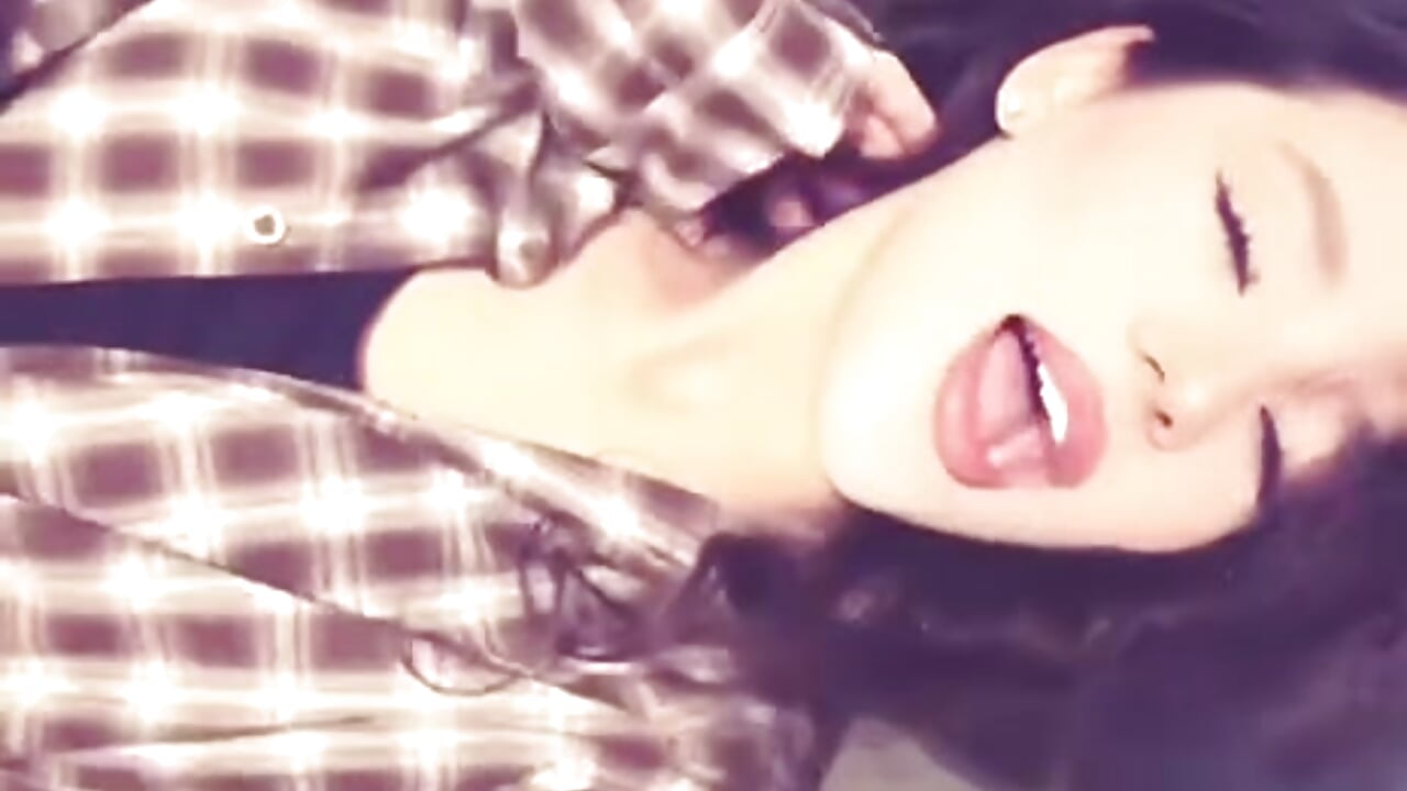 IMG_1800 - video by Elaine_Smith cam model