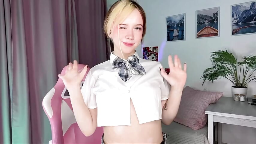 writing my notes down - clip cu Luvienne_Belle model videochat
