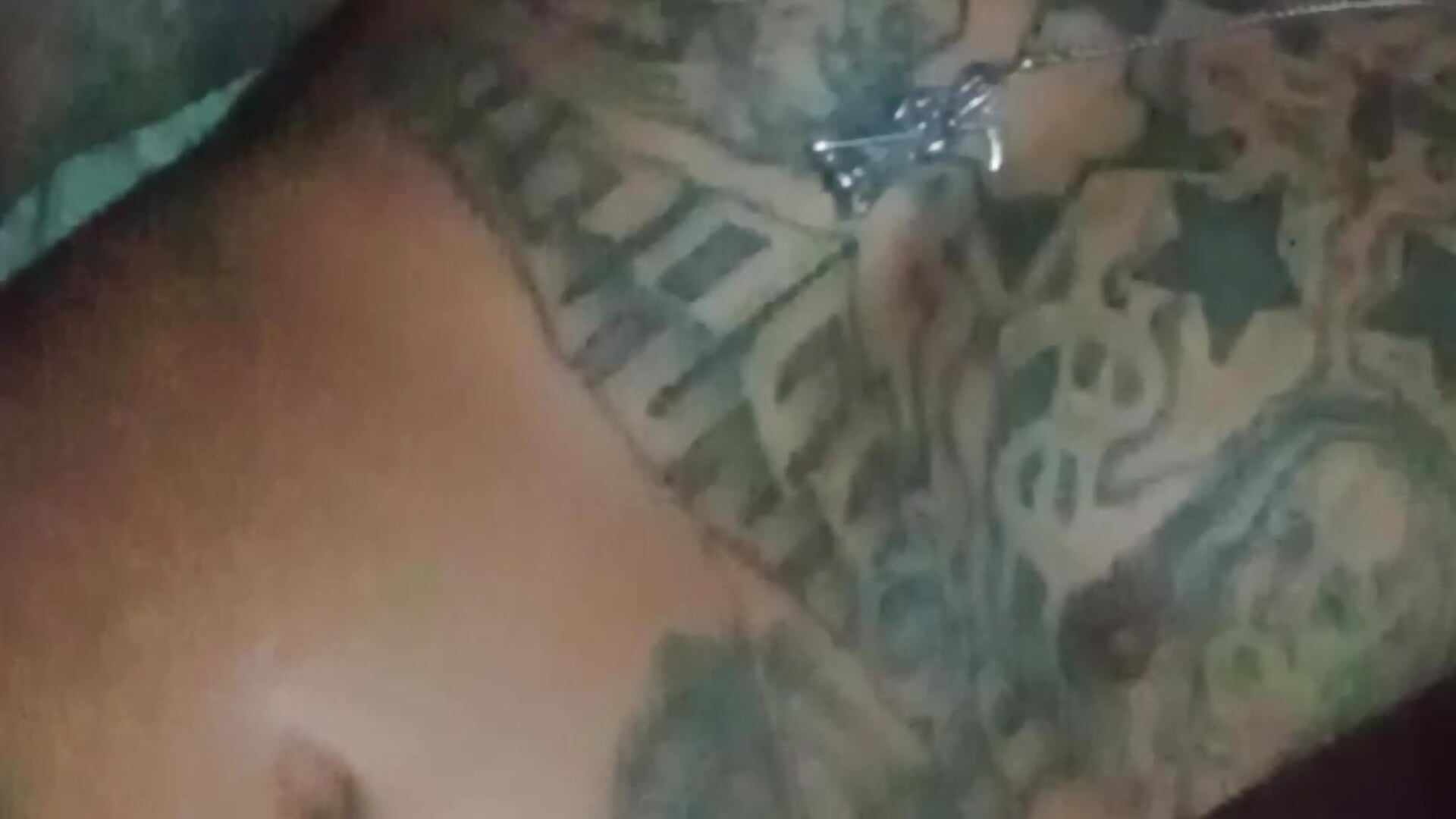 1000008142 - vídeo de la modelo de cam uncutlati