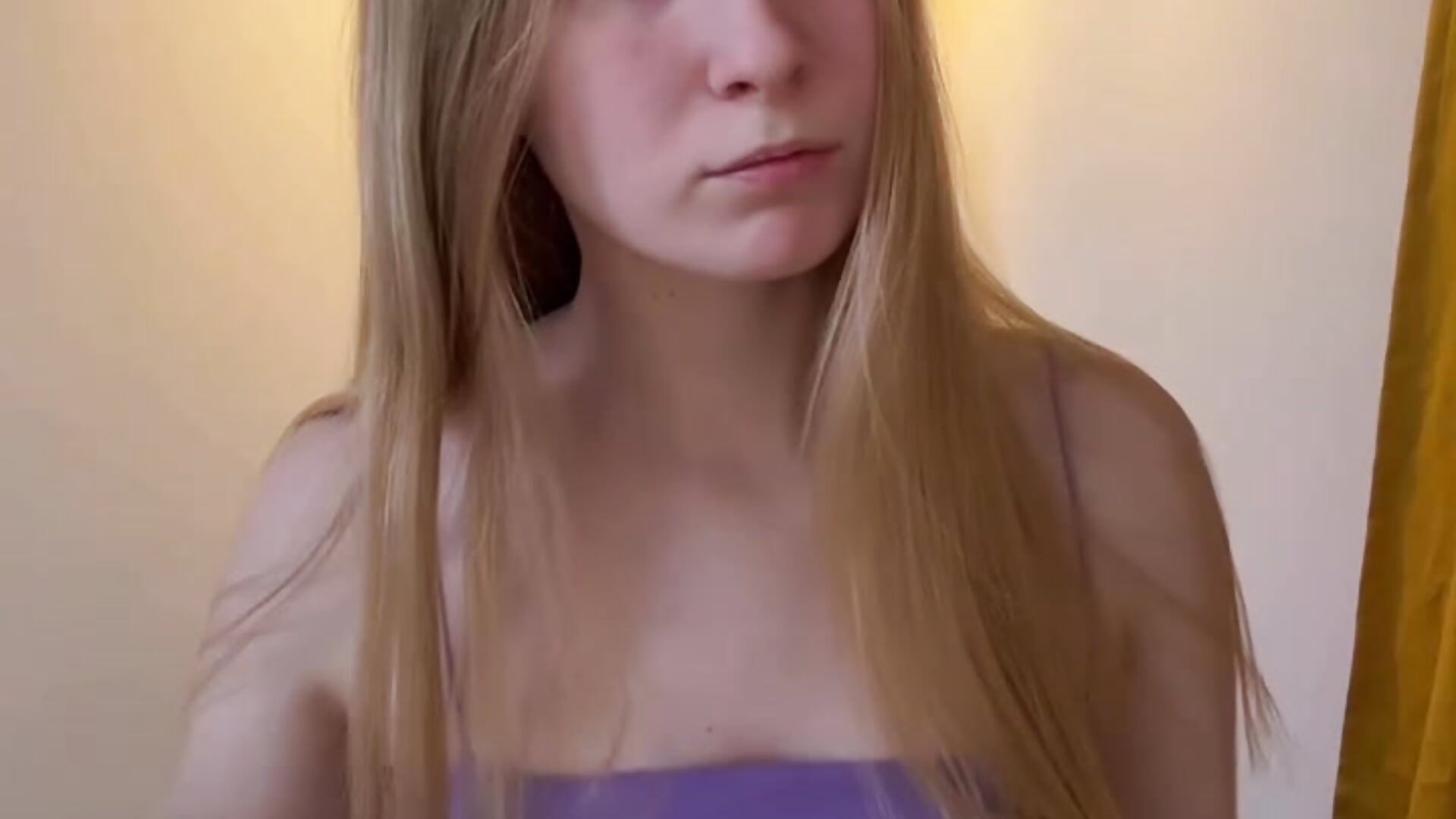 2 - відео від вебкаммоделі vivi_bo