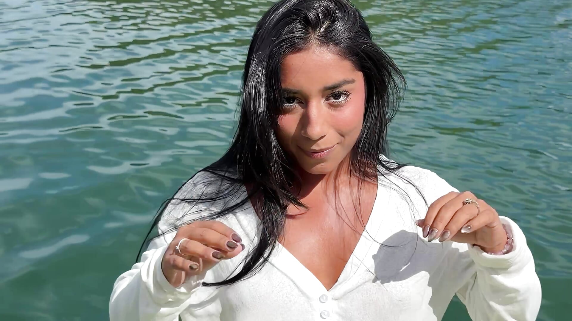 Looks like we have Guatape al to ourselves… let’s  make it unforgettable ♥️😈 - video by SaryJonex cam model