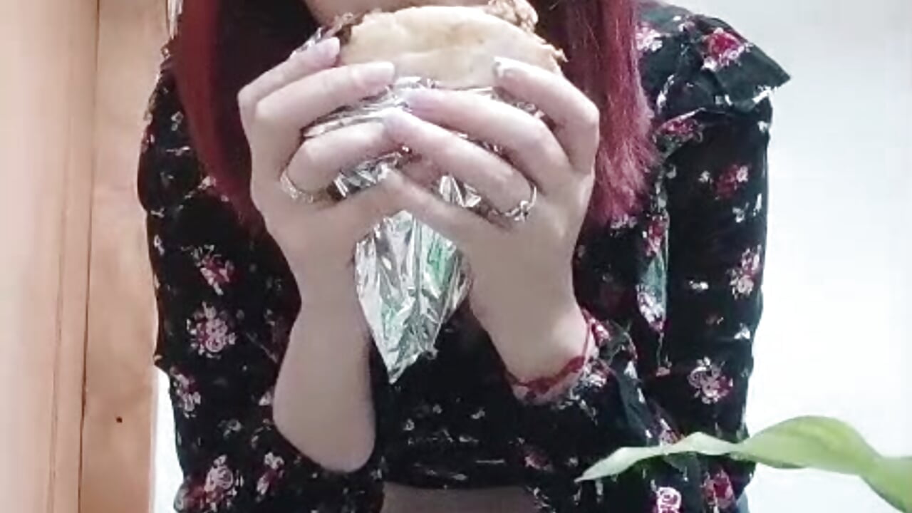 ASMR stuffed arepa, mmm... 🤤🤤🤩 - stephaniesun_ 캠 모델의 동영상