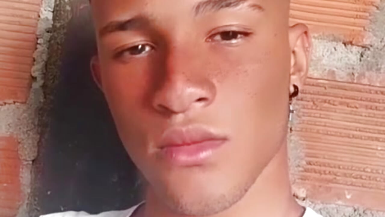 Drayk_x – popularni video modela na kameri 6408