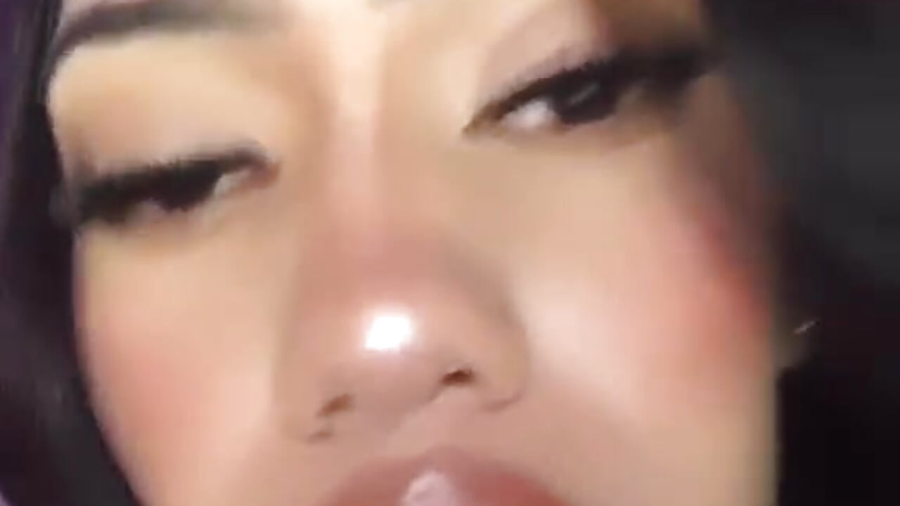 WhatsApp Video 2026-04-27 at 9,30,31 AM - vídeo de adharaharper modelo de câmara