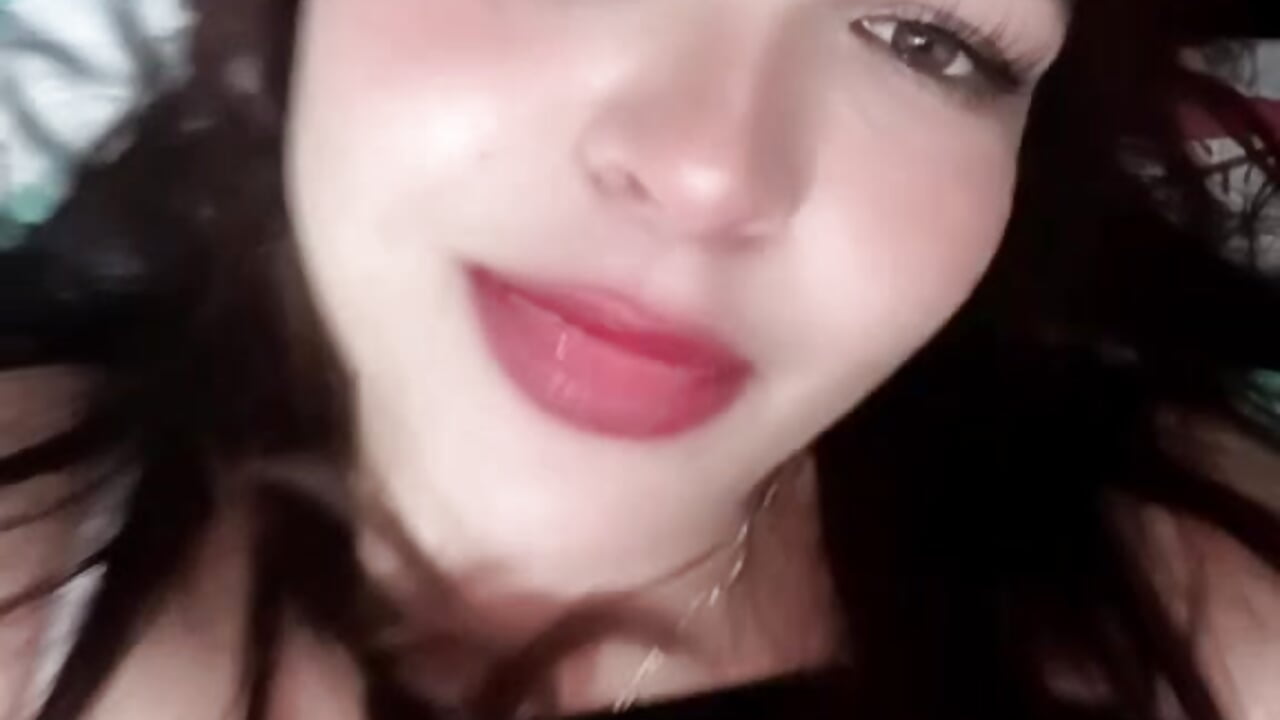 Hello come meet me - vidéo du modèle de showcams Camila_nm