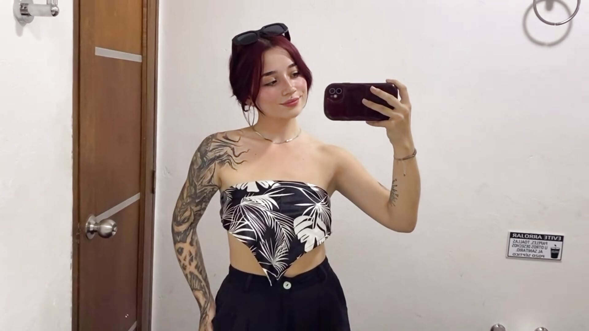 🌹 - video by Charlotte_Rossee cam model