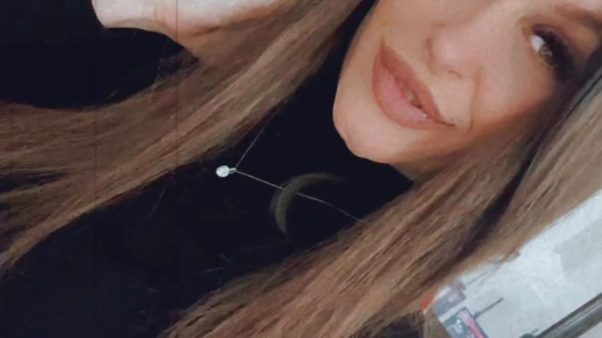 Me - clip cu mia_lovely98 model videochat