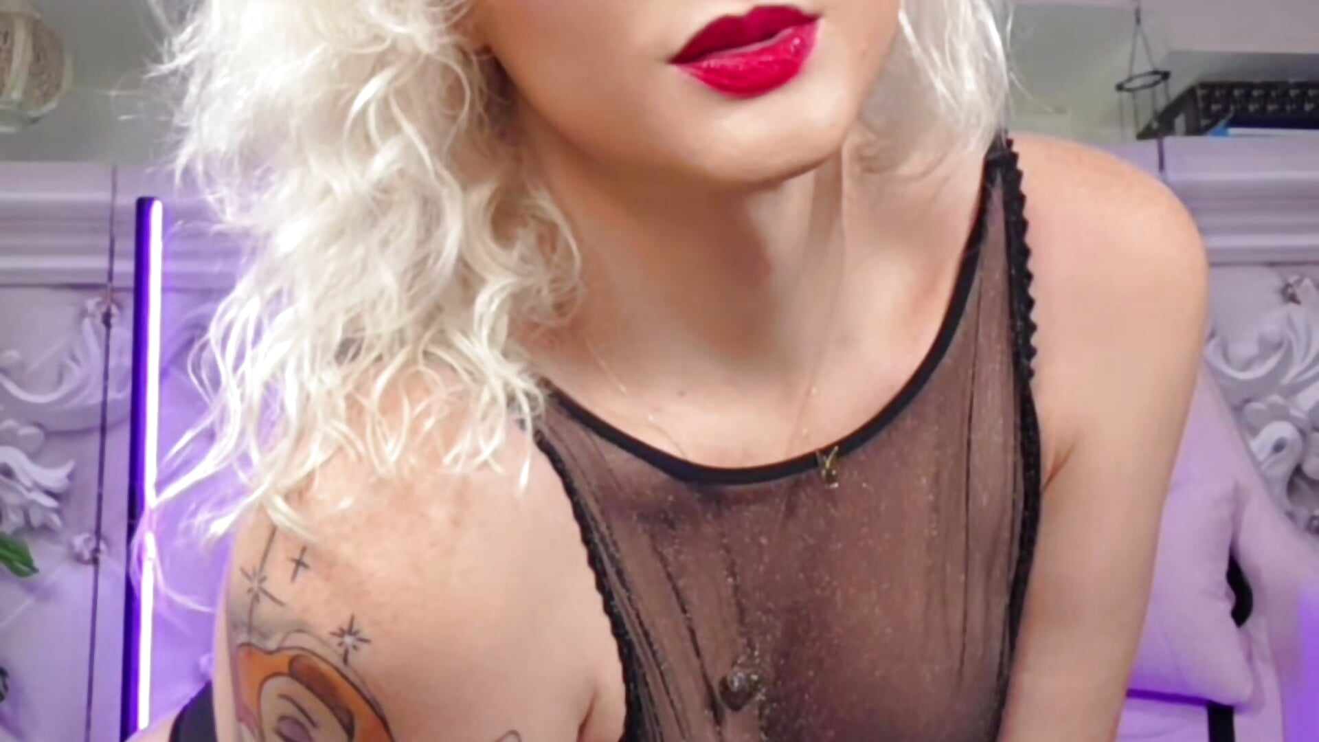 Xoxo 💋 - vídeo de Madame_Blonde modelo de câmara