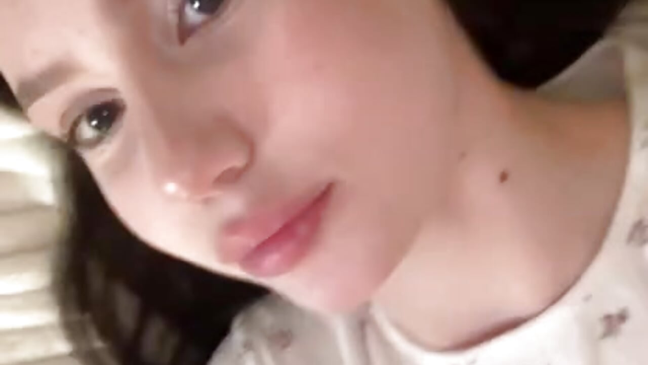 Helloooo 🙉 - video by KasiReitan cam model