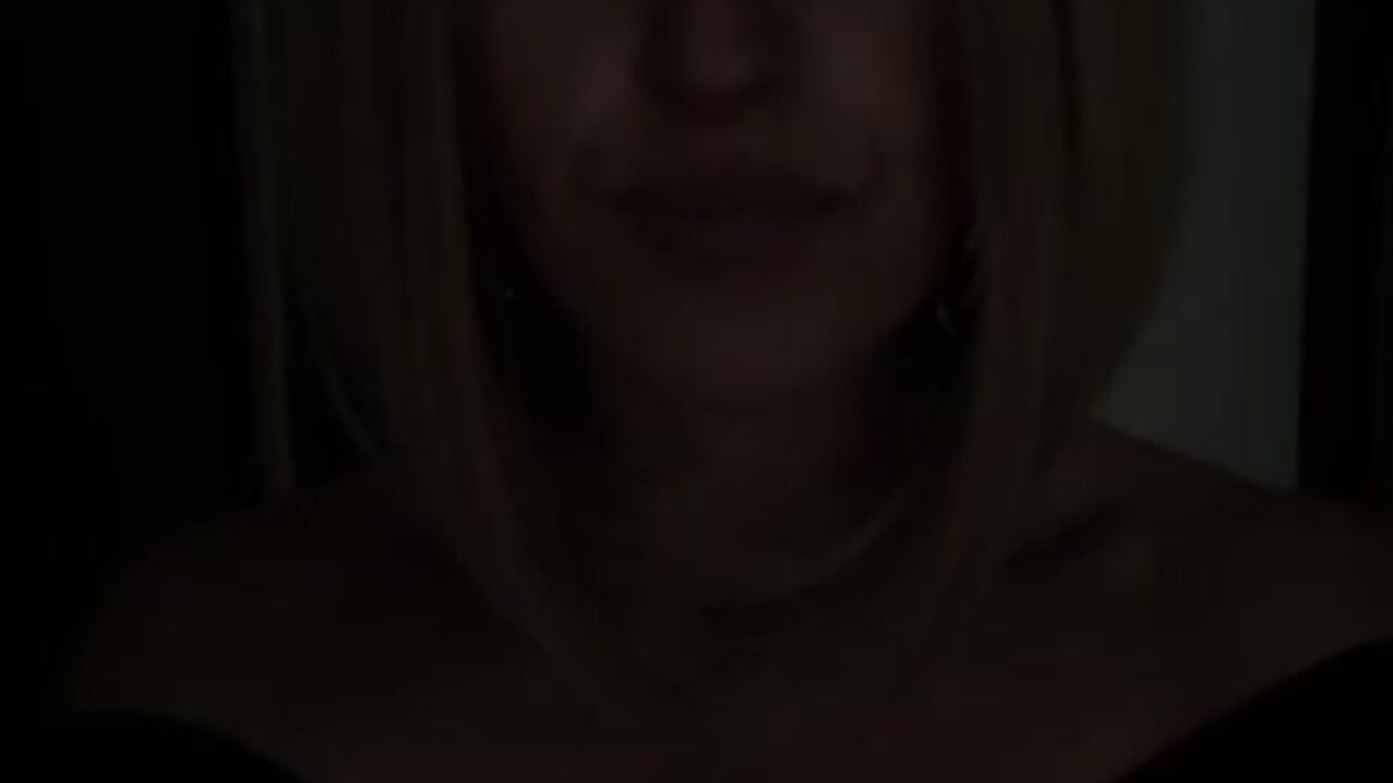 hello– mystical_Elenn kameramodell videója