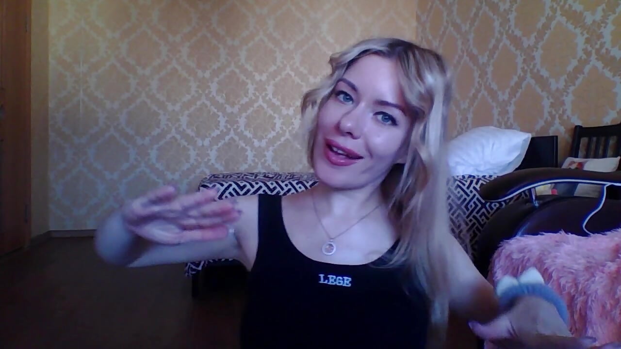 Tease you a little? - video của người mẫu cam Softy_Aura_