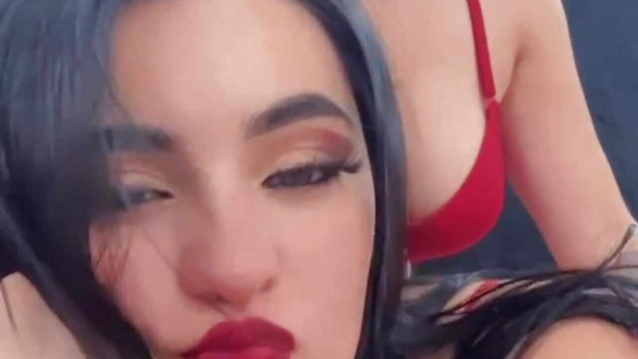 😈 - video by Julieta_Antonella cam model