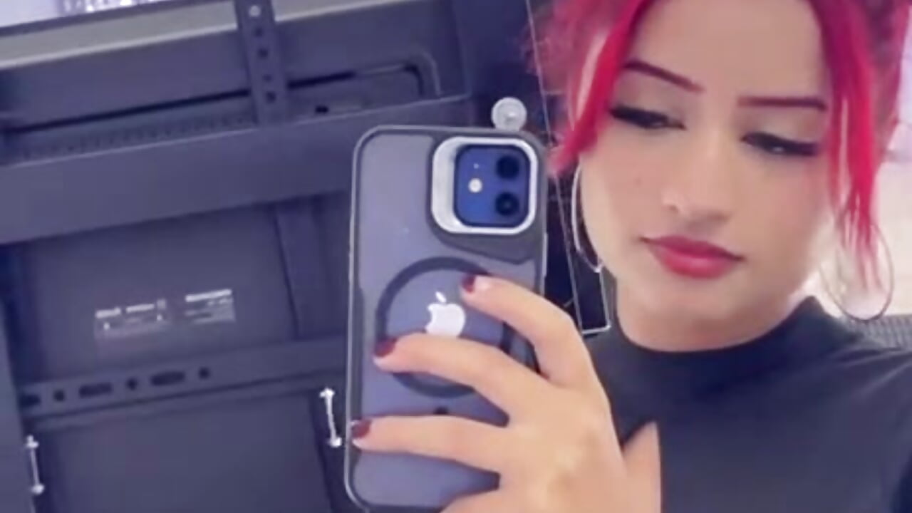 WhatsApp Video 2026-04-28 at 16,11,54 - 視頻由 Lizzy_red_ 主播提供