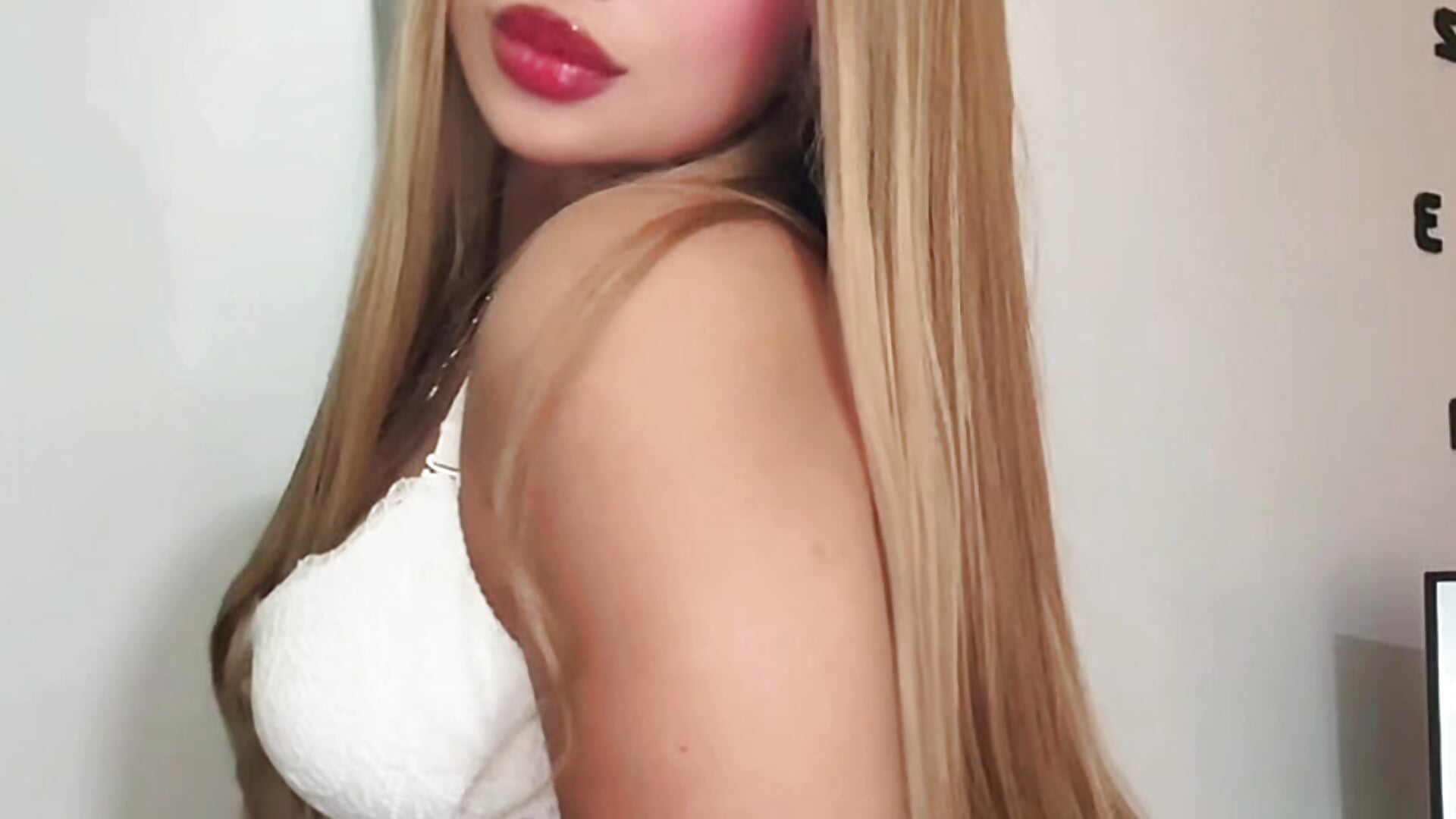 GOOD GIRL – video modela na kameri MartinaVizmara_