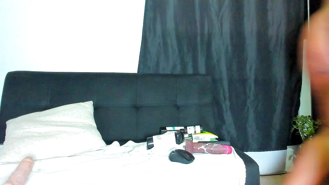 FUCK, I LOVE SUCKING DICKS AND GETTING ALL THE CUM OUT - video van zoley_watson2 cam-model
