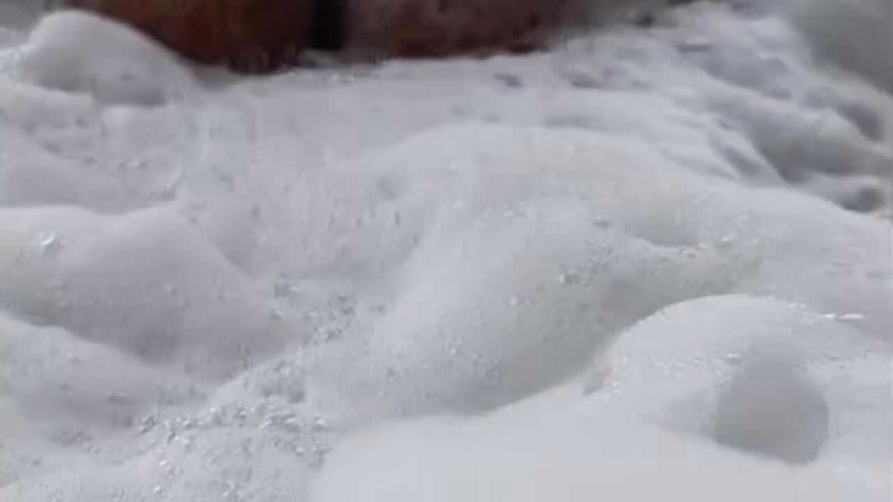 Look at my ass in the jacuzzi - video by Caroline420_ cam model