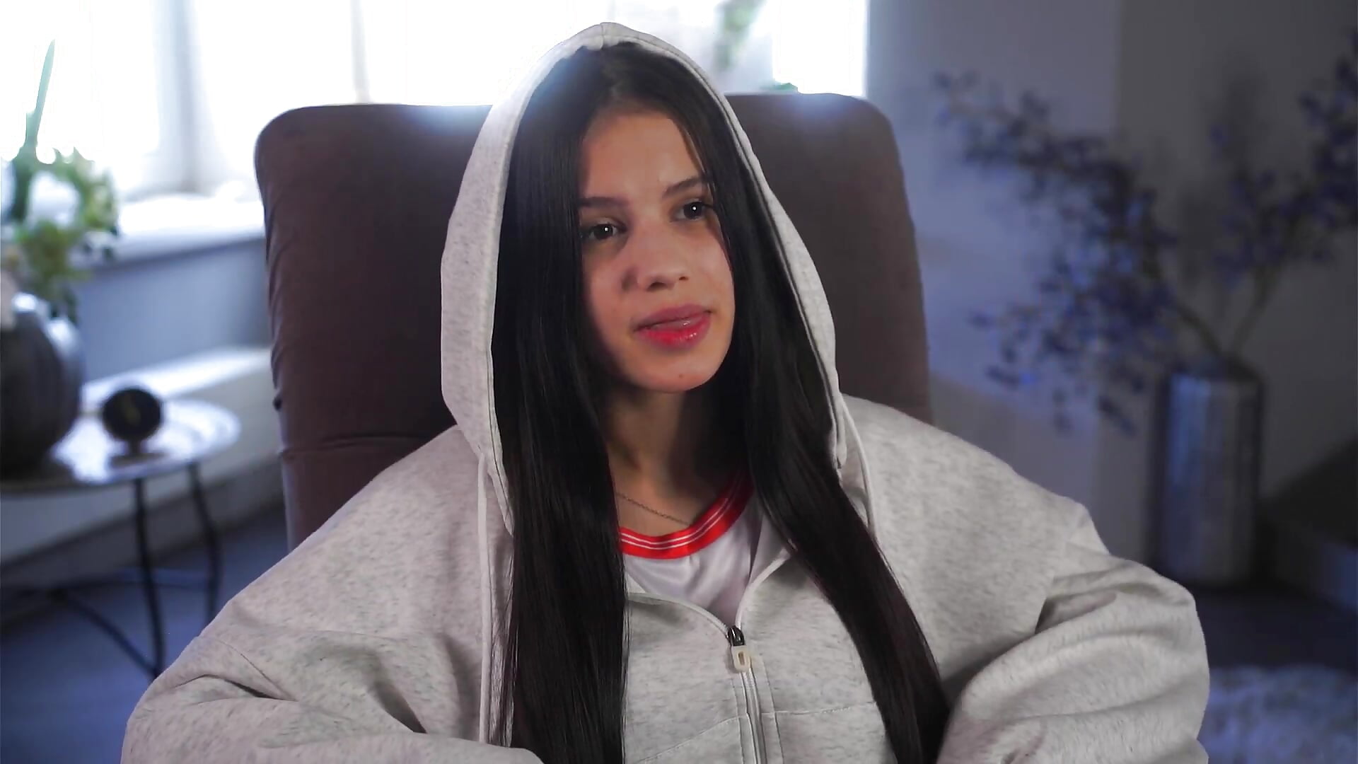 First one - video av KarenaKukler cam-modell