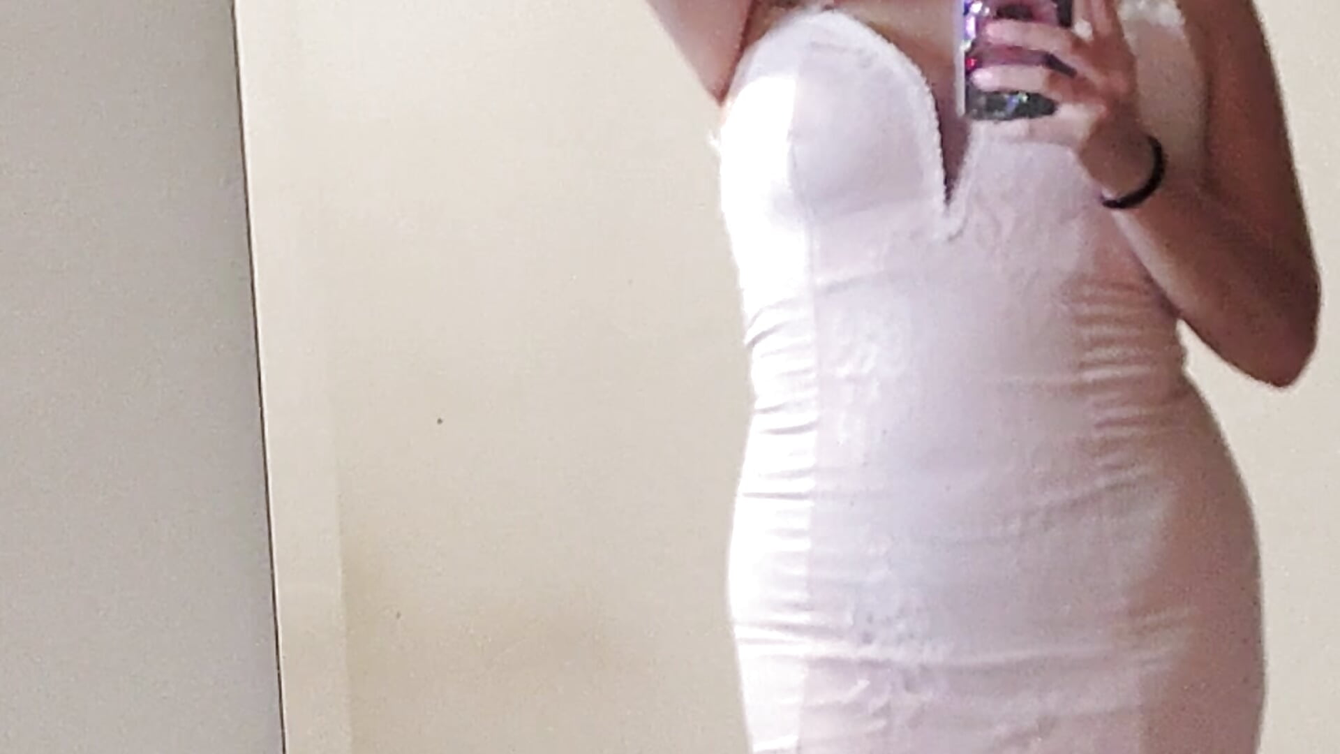 My favorite word... ELEGANCE. Are you coming with me? ❤️😈 - Video von leloo_swift Cam-Model