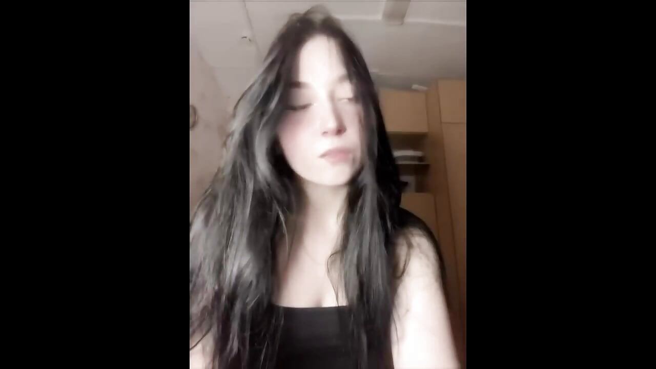 Distant Thoughts - Vídeo de Necusharon, modelo de vídeos