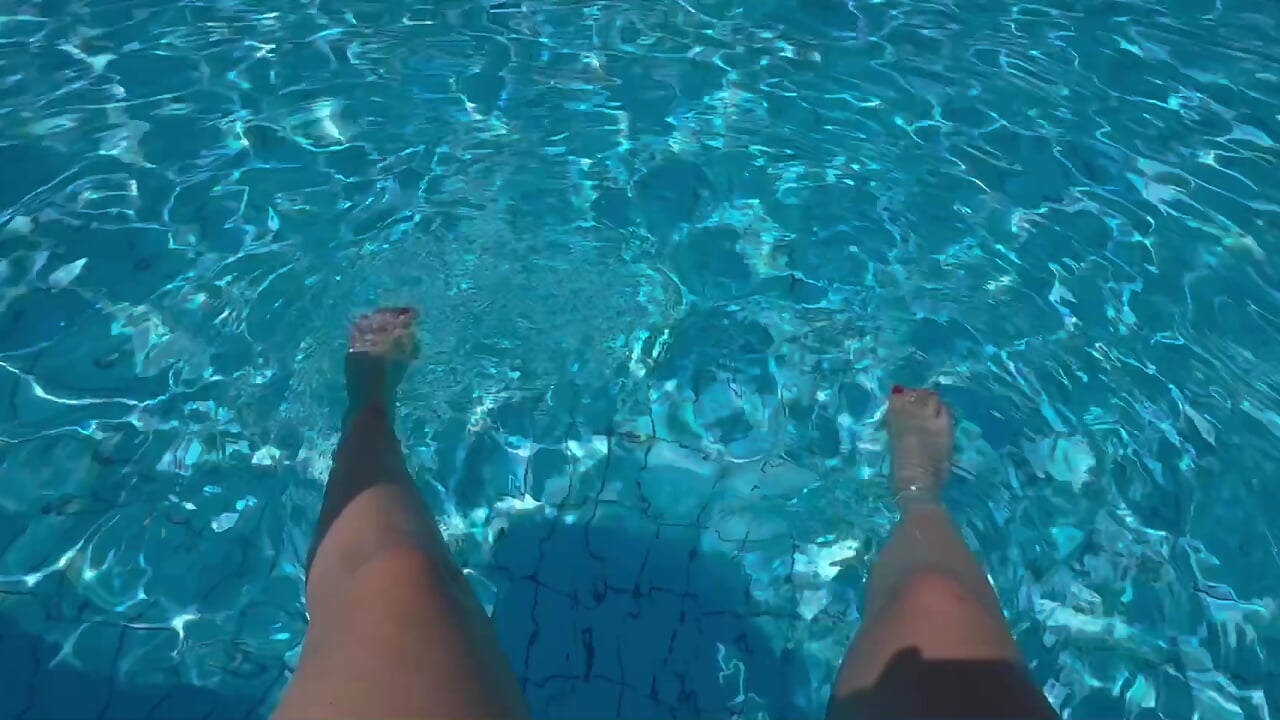 Pool time 🏊 - video by AylaSparkk cam model