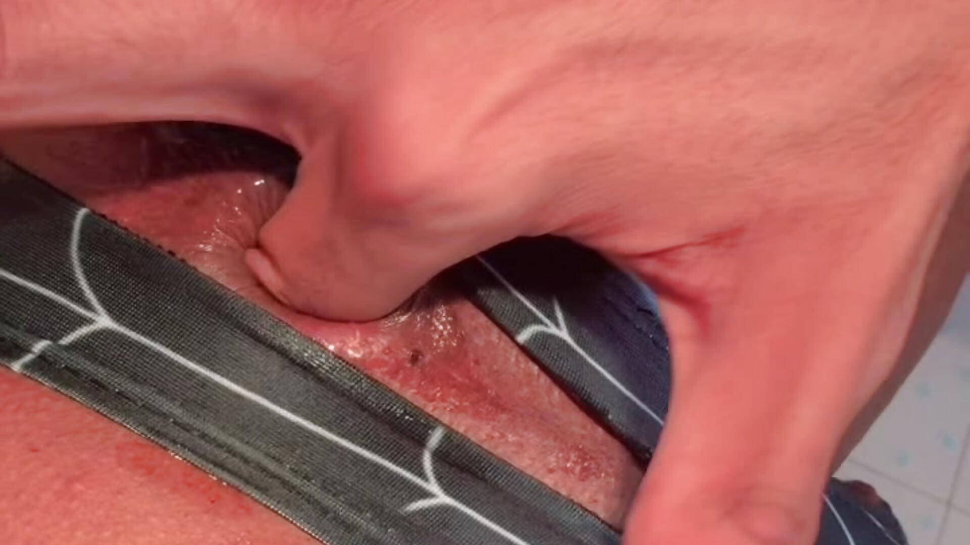 Opening my ass with my fingers in the bathroom is very fun