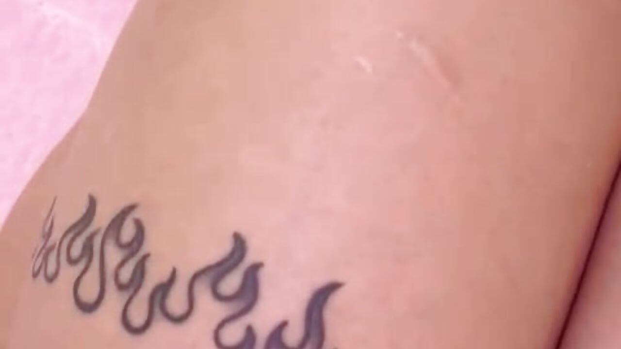 tatto 🎀 - 視頻由 skadhi_ 主播提供