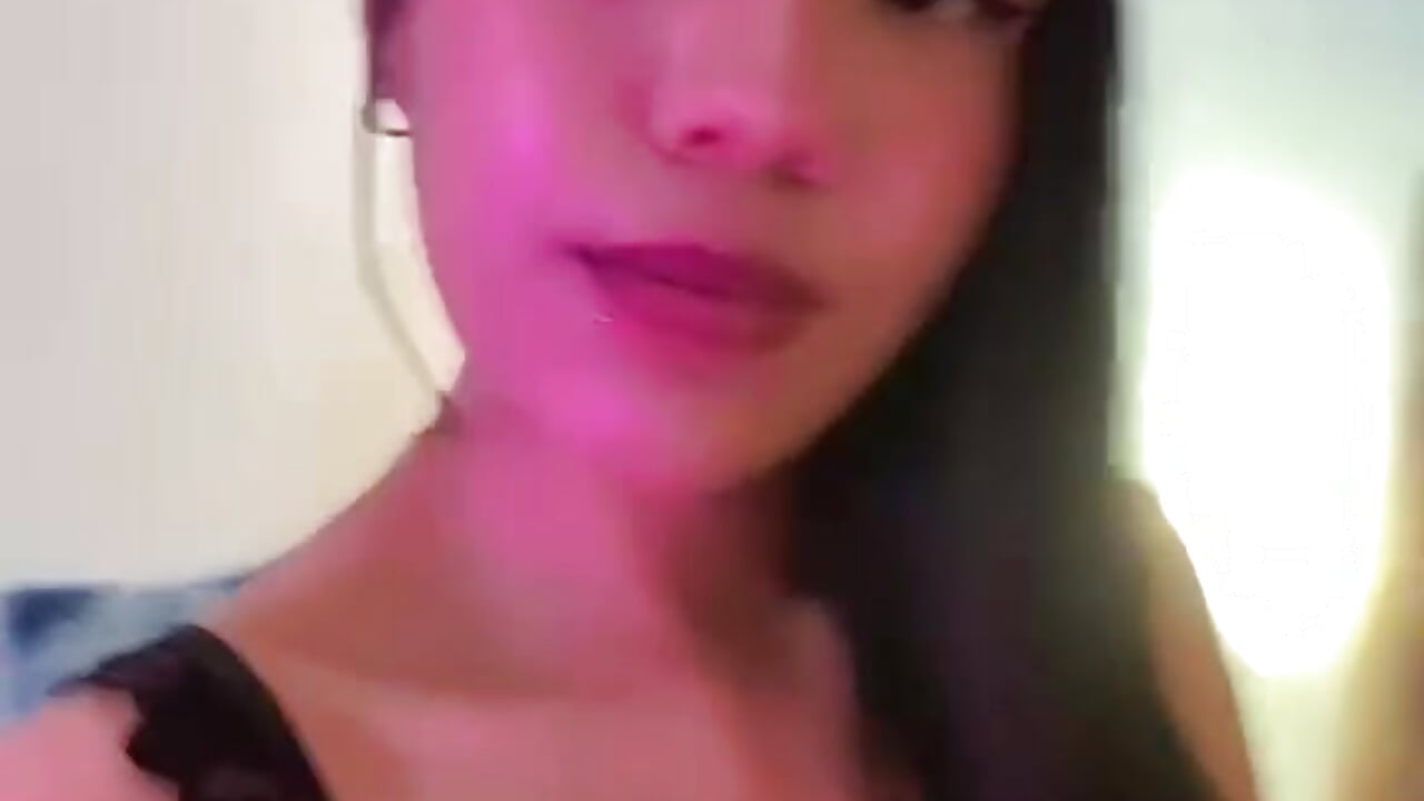 “Cute face, soft vibes, naughty thoughts 💋” - video by Viiolet__moon cam model
