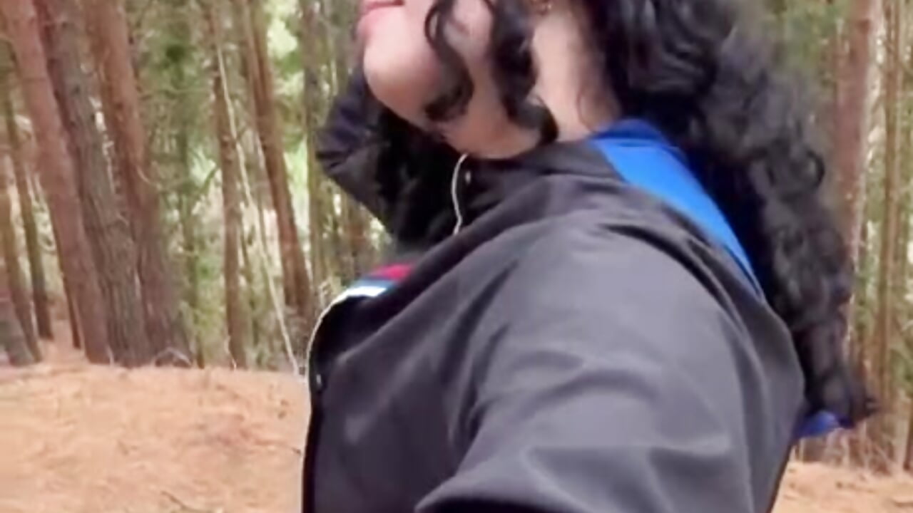 In  forest 😋 - video av isaxcurves cam-modell