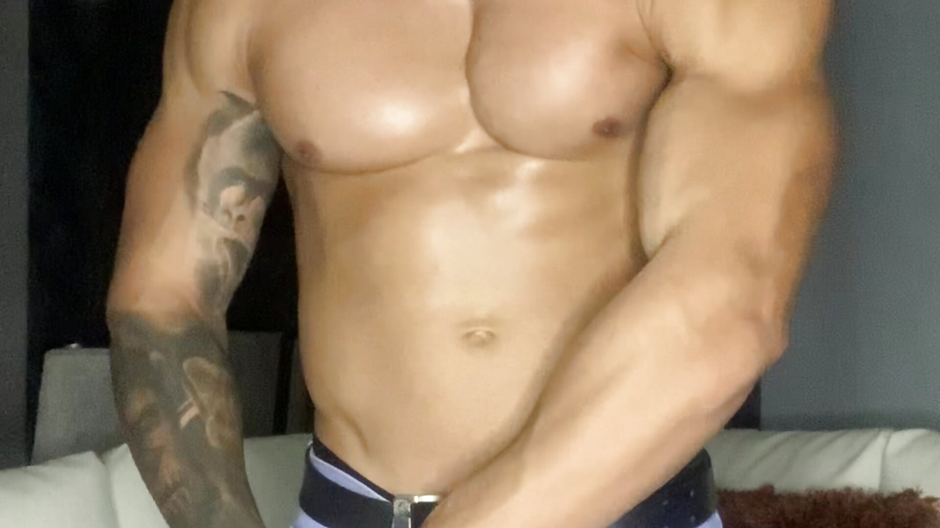 Being sexy😏😈