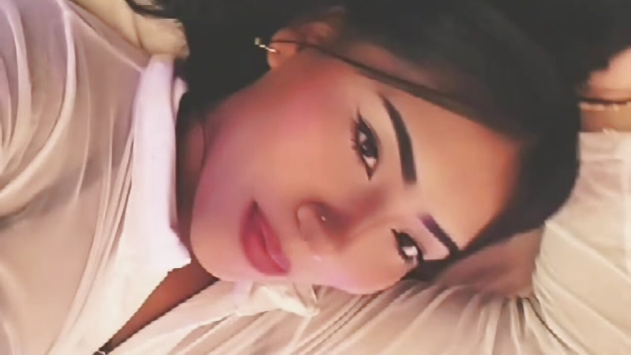 talk to me I'm ready for you - video oleh samara_babyy kamera model