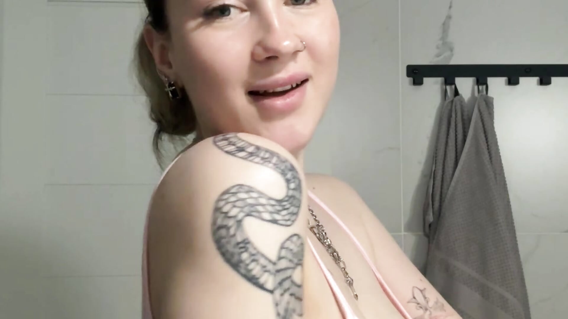 My tattoos - video di Bornsexyesterday modella di cam