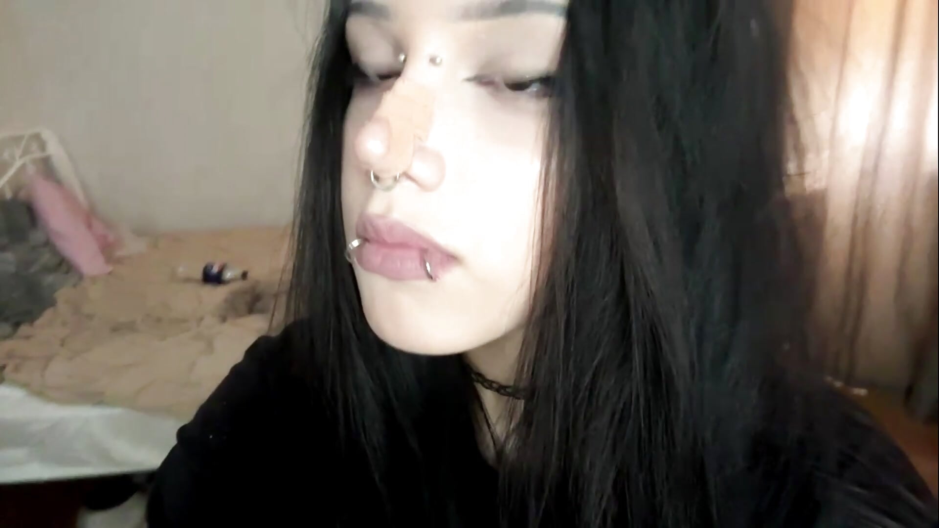 hello - відео від вебкаммоделі LouisePavlides