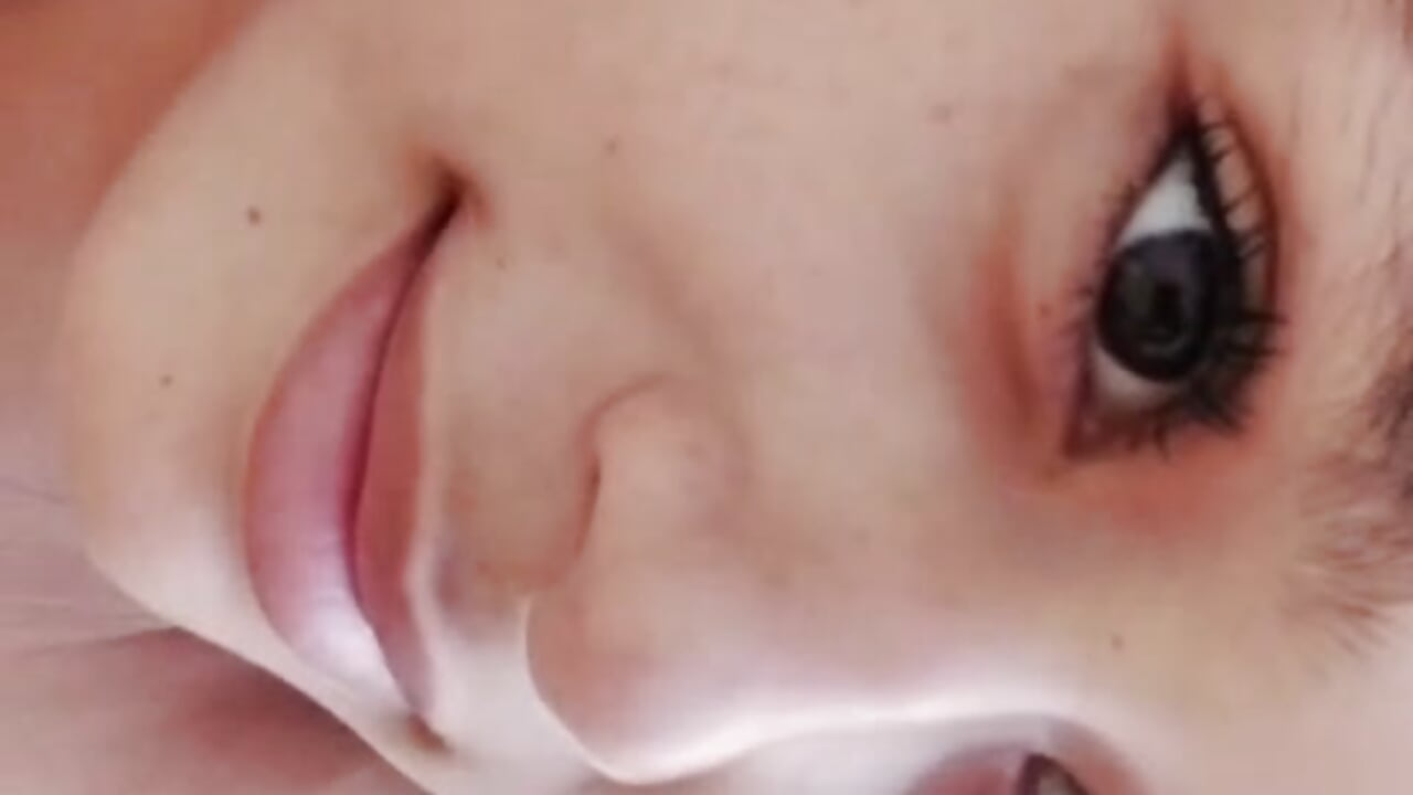 😍 Get lost in the warm, coffee-brown depths of my eyes, and let yourself be carried away. ✨ - video by Baby_Elisee cam model
