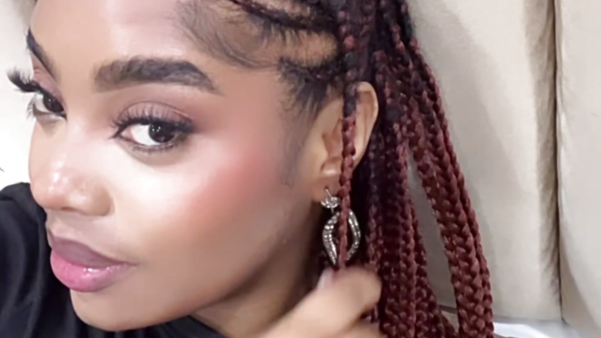 7D33BC08-9D94-4CD7-BF06-9F74E61925DD - video av Ebony_maison cam model