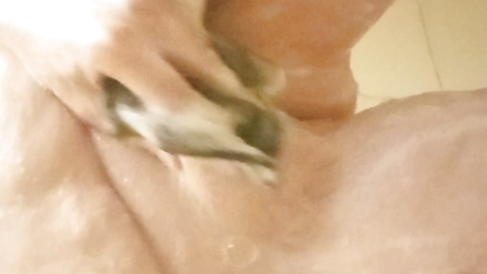 Quick Soapy Shower Sample - video by lolarae_xx cam model