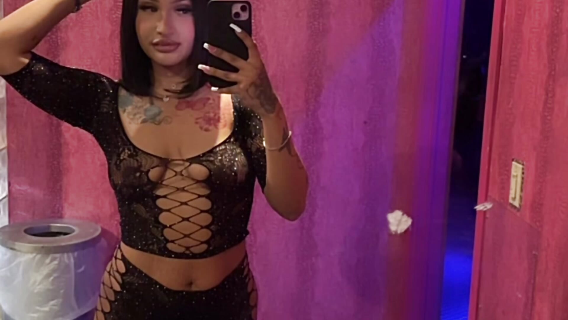 🖤 - فيديو من latinadollxo موديل الكام